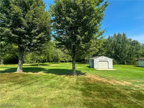 Exterior - 365 Sunset Dr, Brookfield, OH 44403 photo 12 of 14