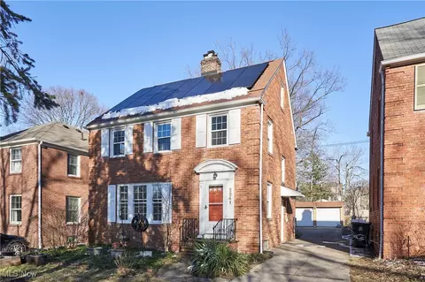 2241 Briarwood Rd, Cleveland Heights, OH 44118