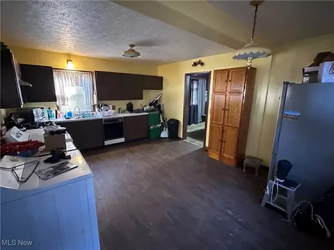 1330 Thayer Ave, Ashtabula, OH 44004 photo 3