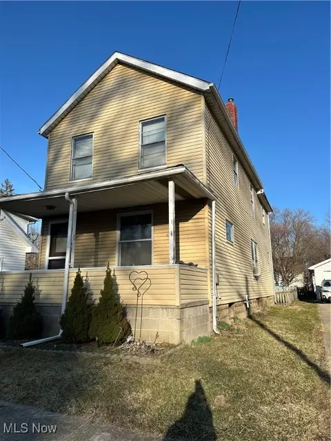 1330 Thayer Ave, Ashtabula, OH 44004 photo 2