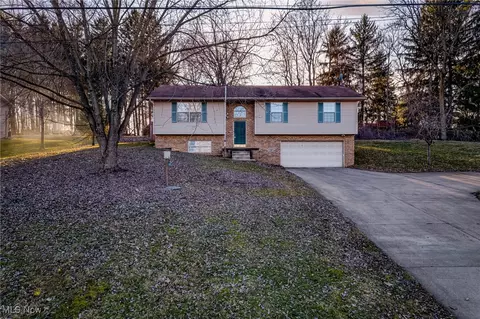5274 S Cleveland Massillon Rd, Barberton, OH 44203
