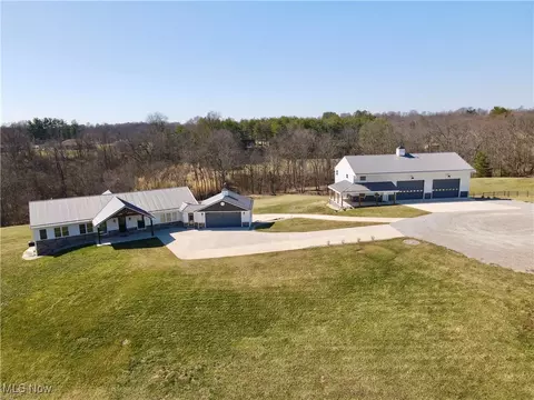 108 And 106 Clare Kennedy Dr, Marietta, OH 45750