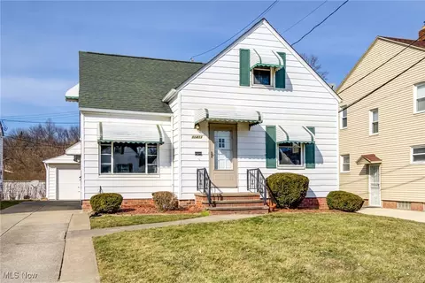 11411 Mccracken Rd, Garfield Heights, OH 44125
