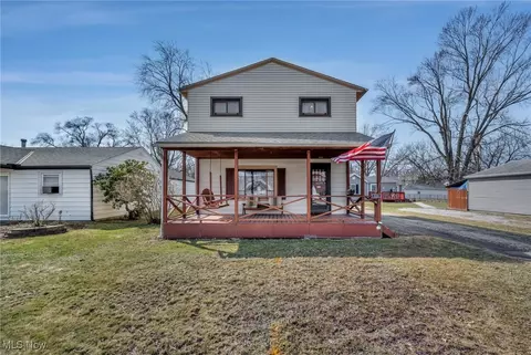 930 Woodstock Rd, Eastlake, OH 44095