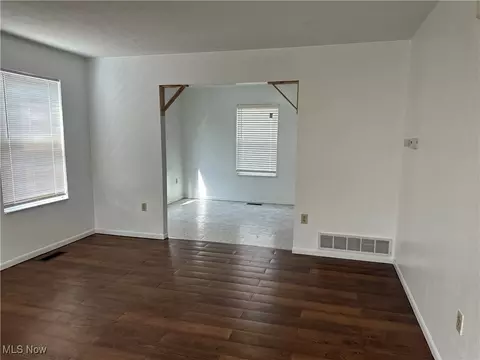 727 W 35th St, Ashtabula, OH 44004 photo 9