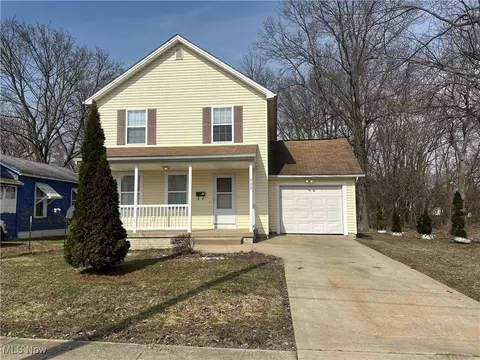 727 W 35th St, Ashtabula, OH 44004