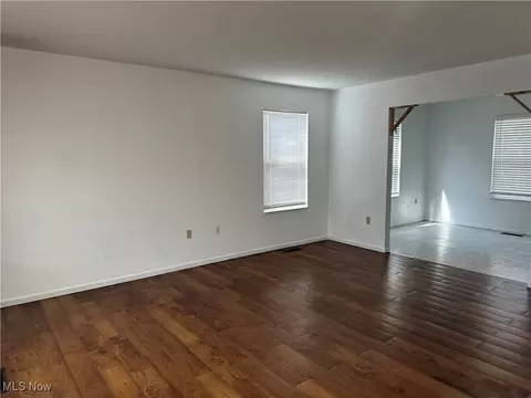727 W 35th St, Ashtabula, OH 44004 photo 8