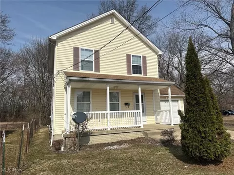 727 W 35th St, Ashtabula, OH 44004 photo 3