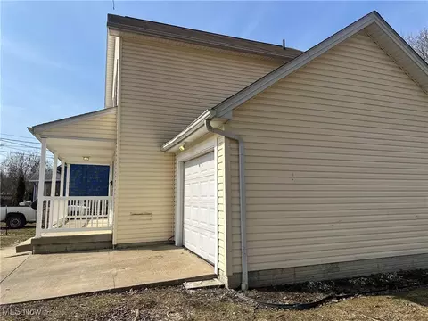 727 W 35th St, Ashtabula, OH 44004 photo 5