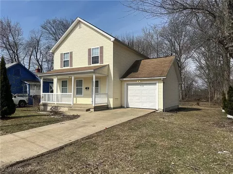 727 W 35th St, Ashtabula, OH 44004 photo 4