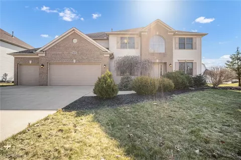 21443 Oakwood Pl, Strongsville, OH 44149