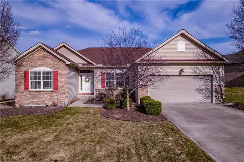 5705 W Longridge Dr, Seven Hills, OH 44131