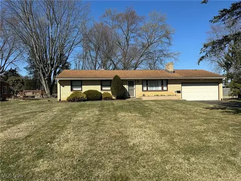 8277 Stuhldreher St NW, Massillon, OH 44646