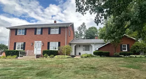 4809 White Oaks Dr, Steubenville, OH 43952