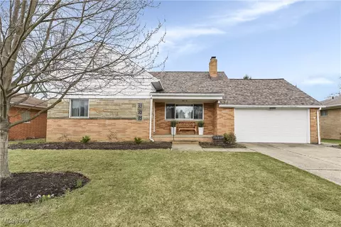 21801 Elizabeth Ave, Fairview Park, OH 44126