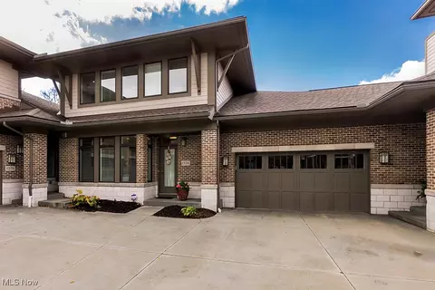 1374 Slate Ct, Cleveland Heights, OH 44118