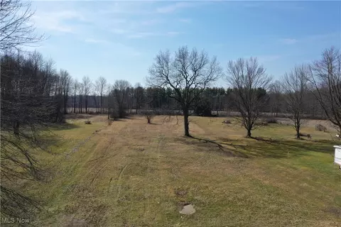 9358 State Route 82, Garrettsville, OH 44231