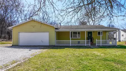 3552 Ellen Dr, Akron, OH 44312
