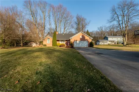 5451 S Arlington Rd, Clinton, OH 44216