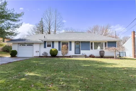 190 Mackinaw Ave, Fairlawn, OH 44333