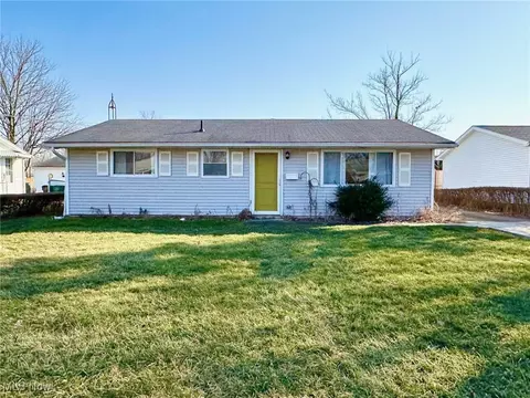 909 Rosewood Dr, Elyria, OH 44035