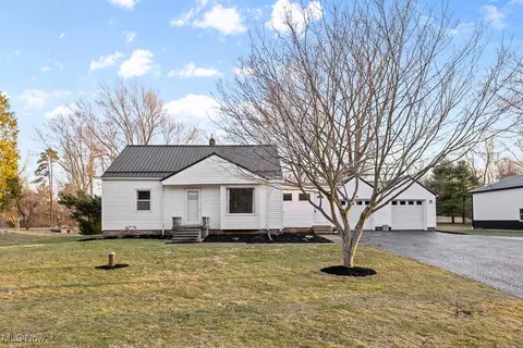 15910 Cenfield St NE, Alliance, OH 44601