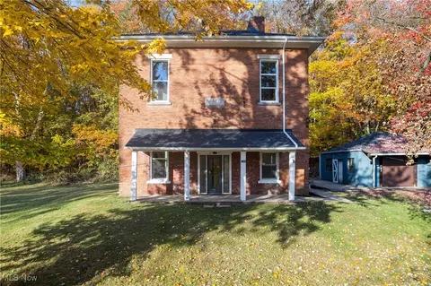 2266 Myersville Rd, Akron, OH 44312