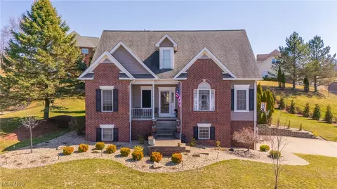 113 Pinecrest Dr, Saint Clairsville, OH 43950