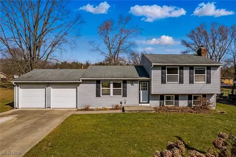 803 Renninger Rd, Akron, OH 44319