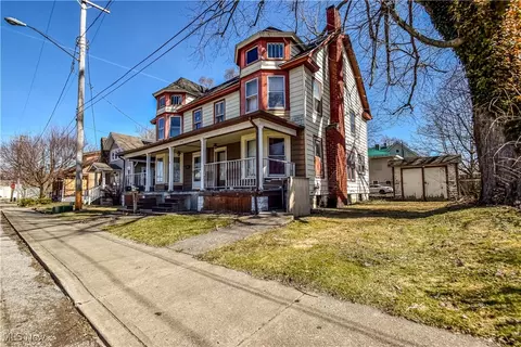 294296 Cleveland Ct, Conneaut, OH 44030