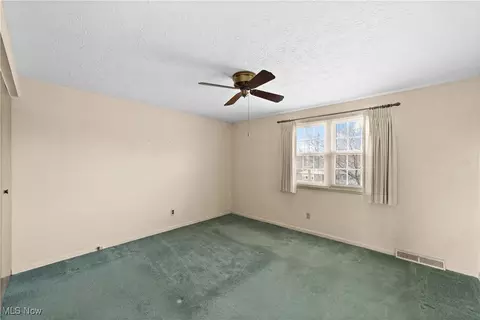 Bedroom - 482 Windsor Dr, Elyria, OH 44035 photo 7 of 8