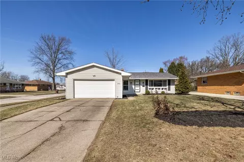 10050 Reichert Rd, Parma, OH 44130