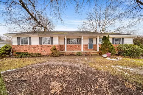 1028 Cessna Dr, Macedonia, OH 44056