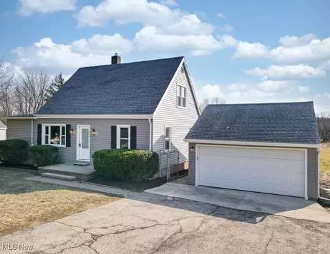 216 N Thomas Rd, Tallmadge, OH 44278