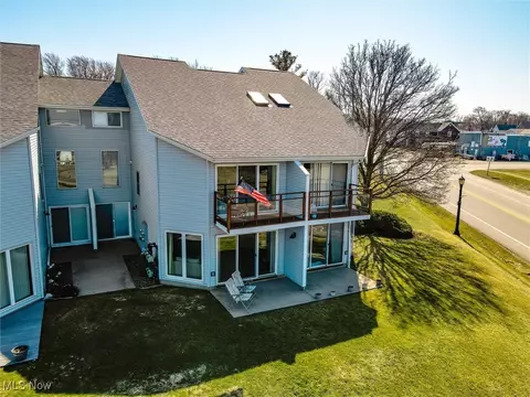 208 Park Ave #9, Conneaut, OH 44030