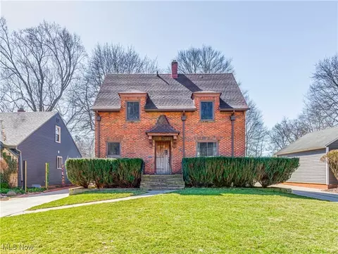 2422 Wyandotte Ave, Cuyahoga Falls, OH 44223