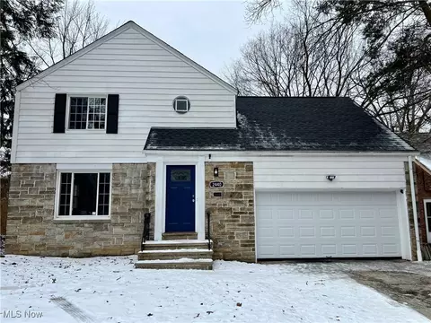 2440 N Taylor Rd, Cleveland, OH 44118
