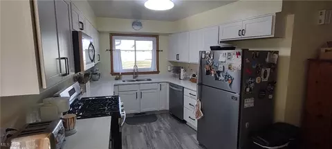 940 Westwood Dr, Ashtabula, OH 44004 photo 2