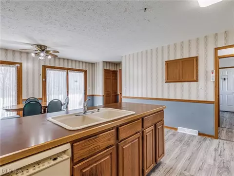 355 N River Rd, Munroe Falls, OH 44262 photo 11