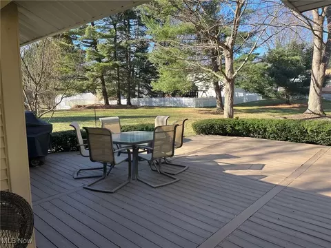 382 Gresham Dr, Fairlawn, OH 44333 photo 3