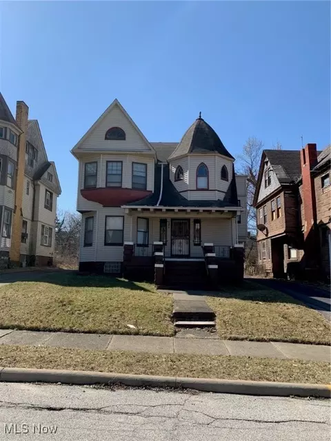 1884 Beersford Rd, East Cleveland, OH 44112