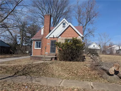 16605 Chateau Ave, Cleveland, OH 44128