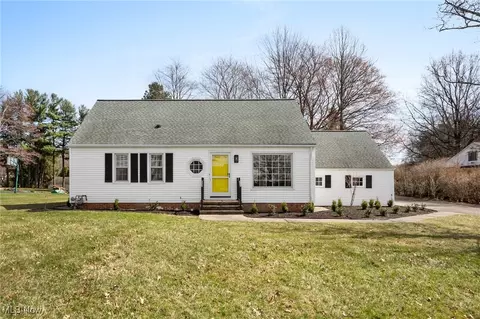 5205 Harper Rd, Solon, OH 44139 photo 1