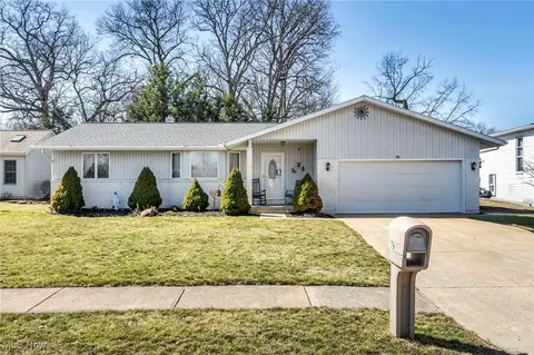 764 Regina Dr, Vermilion, OH 44089