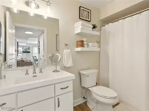 Bath - 5237 Lake Rd W #1019, Ashtabula, OH 44004 photo 3 of 4