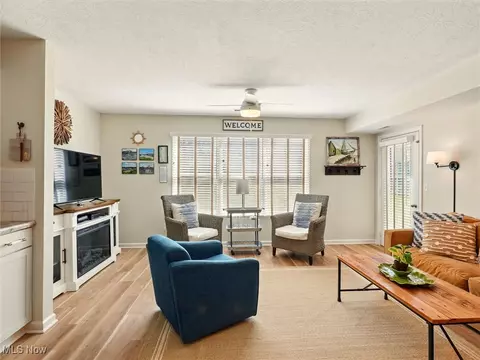 Living - 5237 Lake Rd W #1019, Ashtabula, OH 44004 photo 1 of 3