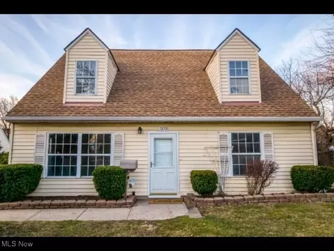 1273 W 70th St, Cleveland, OH 44102