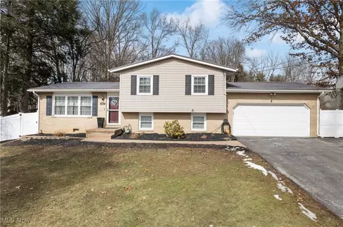 6745 Portage St NW, North Canton, OH 44720