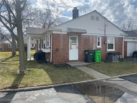 Exterior - 318 Buckner Dr, Euclid, OH 44123 photo 3 of 5