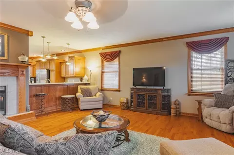 100 37th St # B, Vienna, WV 26105 photo 9